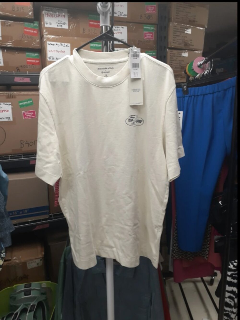 Men's Cream Abercrombie and fitch X Sperry T-Shirt Medium ORG $55 NWT (Rack 1)